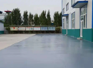 南开彩色路面喷涂翻新的材料对冬季